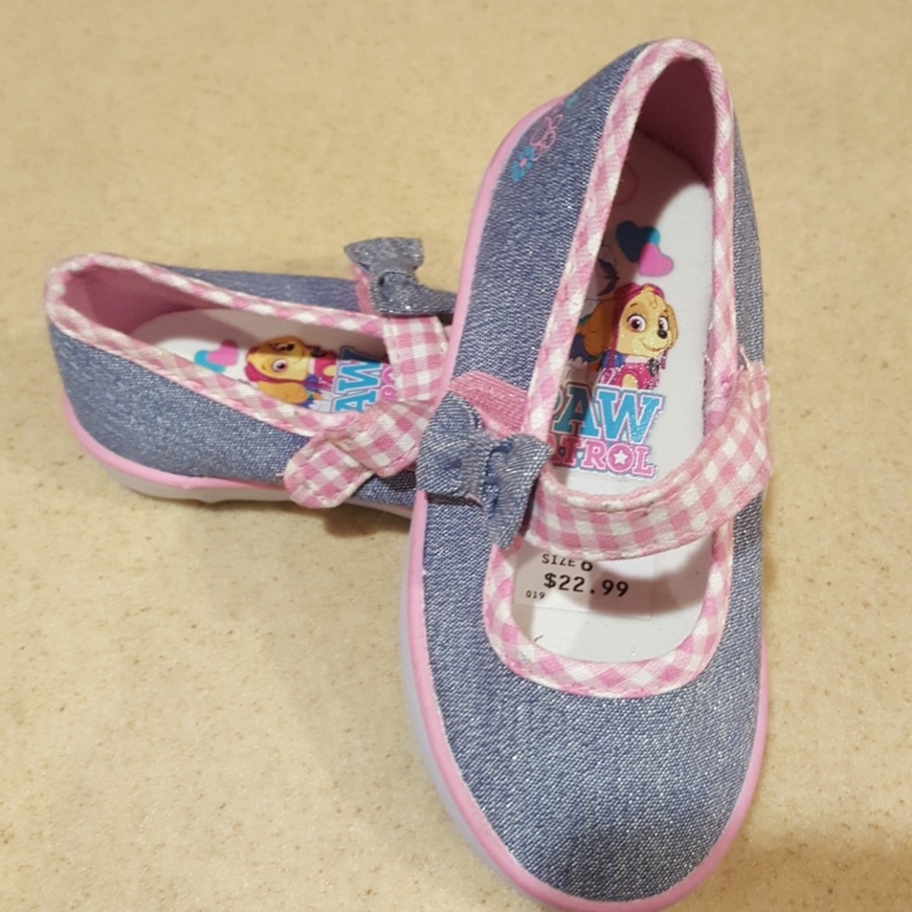 Paw patrol sneaker toddler size 6